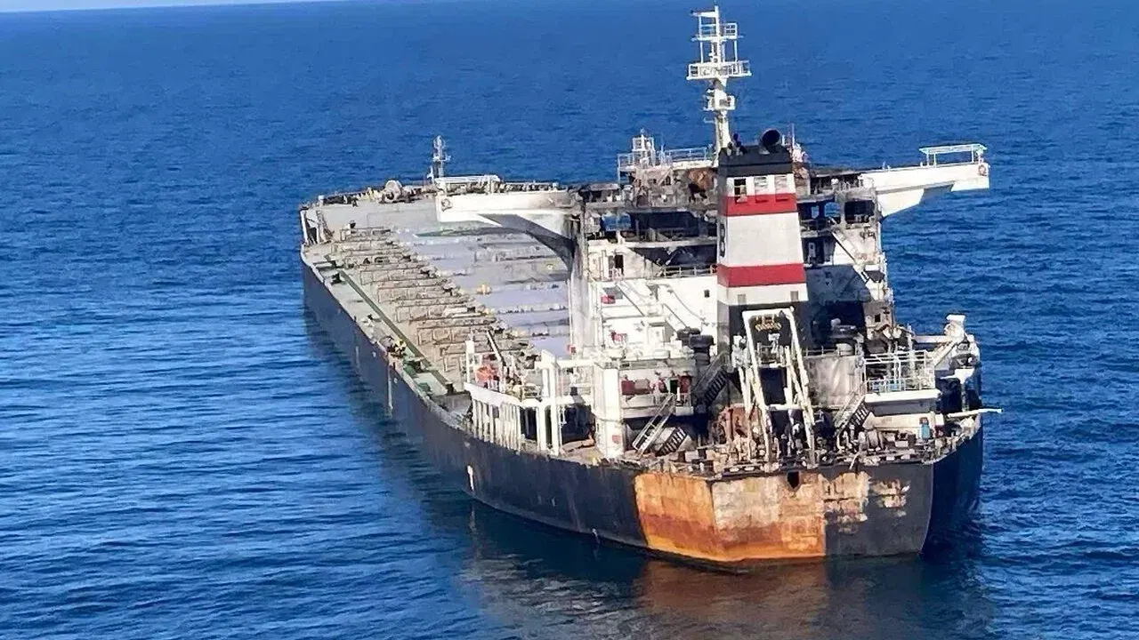 Navă comercială pe mare, fotografie ilustrativă pentru transportul maritim