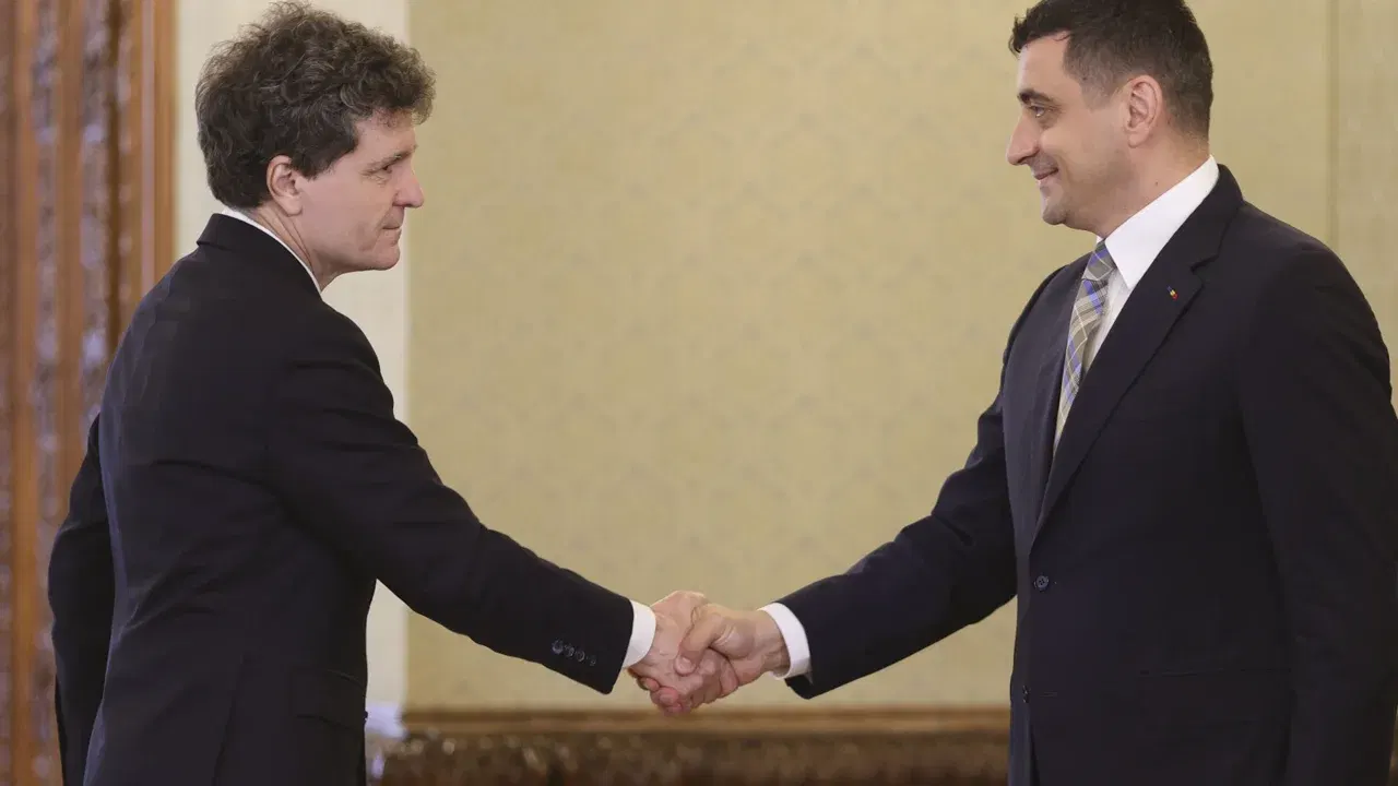 Nicușor Dan și George Simion își strâng mâna la consultările de la Cotroceni din 23 iunie 2026