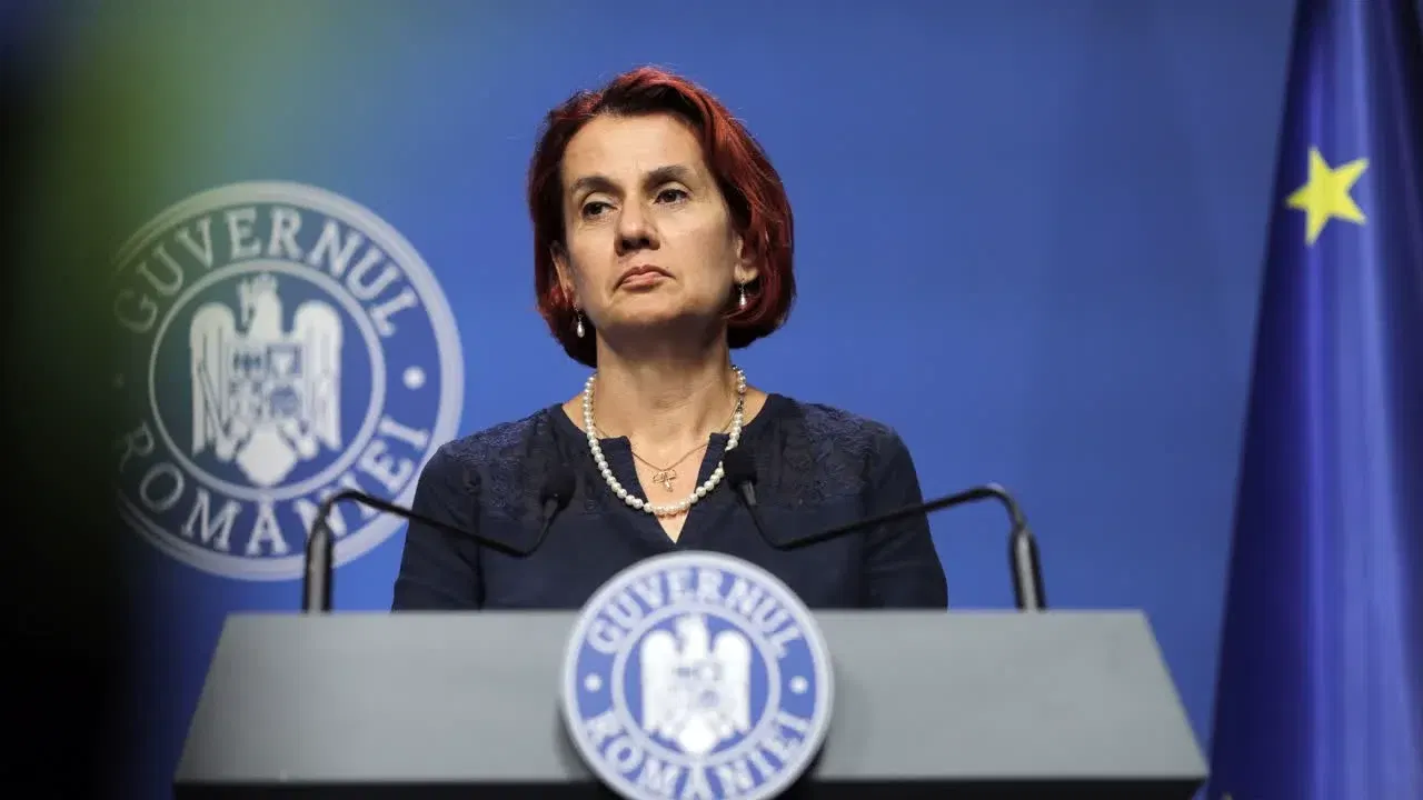Ioana Ene Dogioiu, purtătoarea de cuvânt a Guvernului, într-o fotografie de arhivă