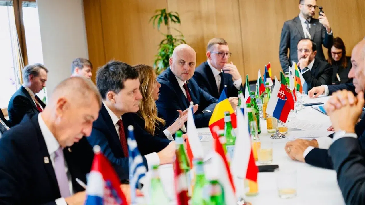 Nicușor Dan și Giorgia Meloni la reuniunea grupului Prietenii Coeziunii